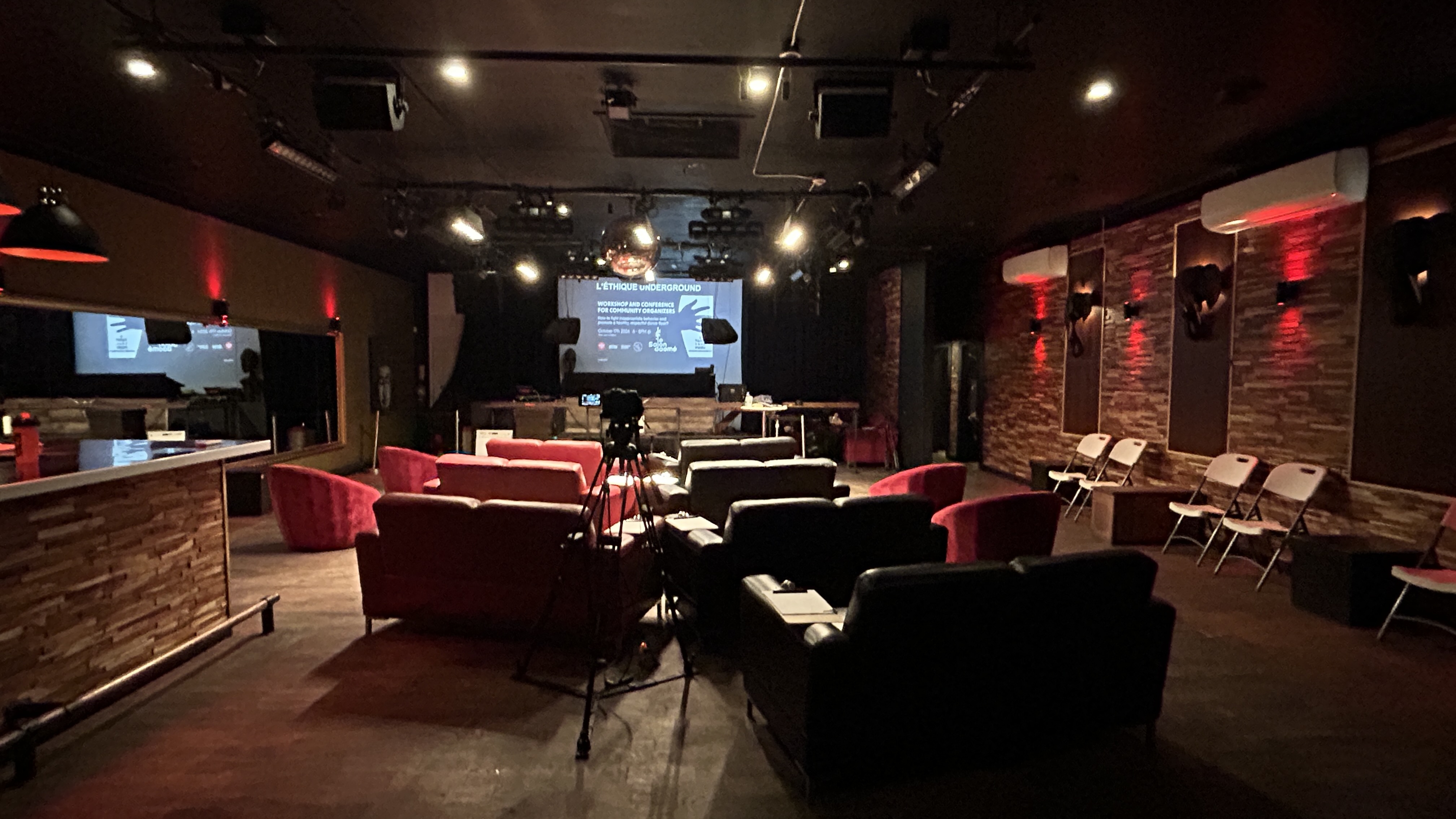 Le Salon Daomé préparé pour l'atelier-conférence S.O.U.L.